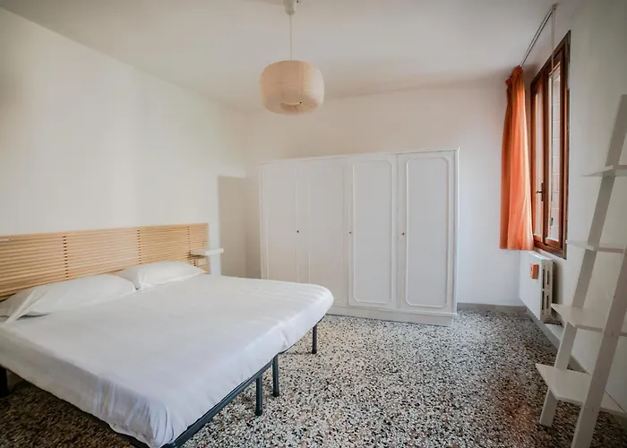 Gondola, San Giacomo *